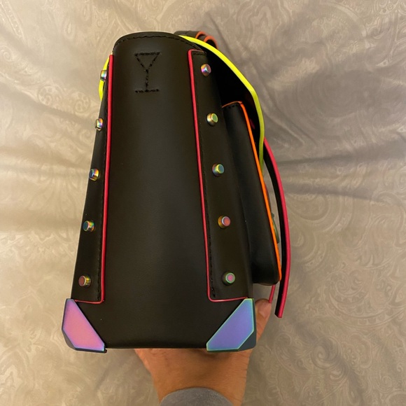 Michael Kors Manhattan Medium Contrast Trim Leather Satchel Stud Signature Bag - Picture 4 of 6